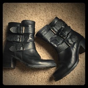 Clark’s Black Buckled Boots Great Condition